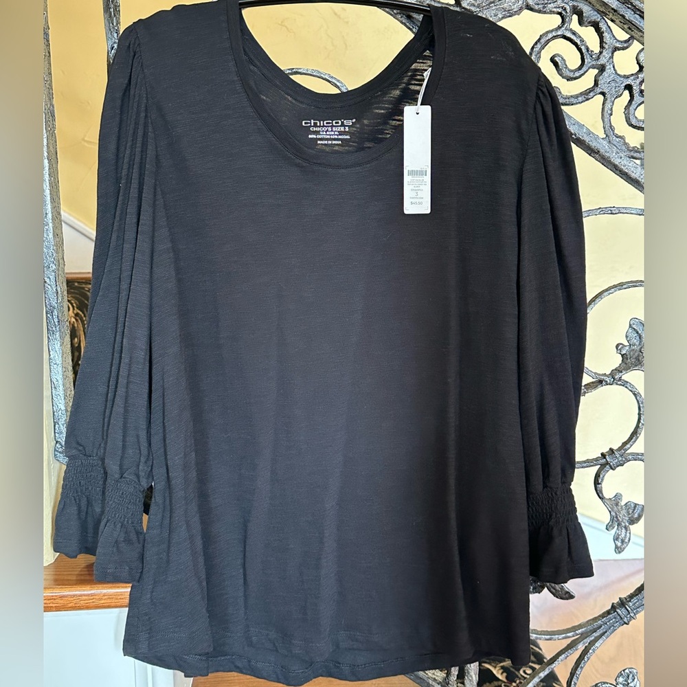 * Cute Black 3/4 smocked sleeve Tshirt* New- Chico’s